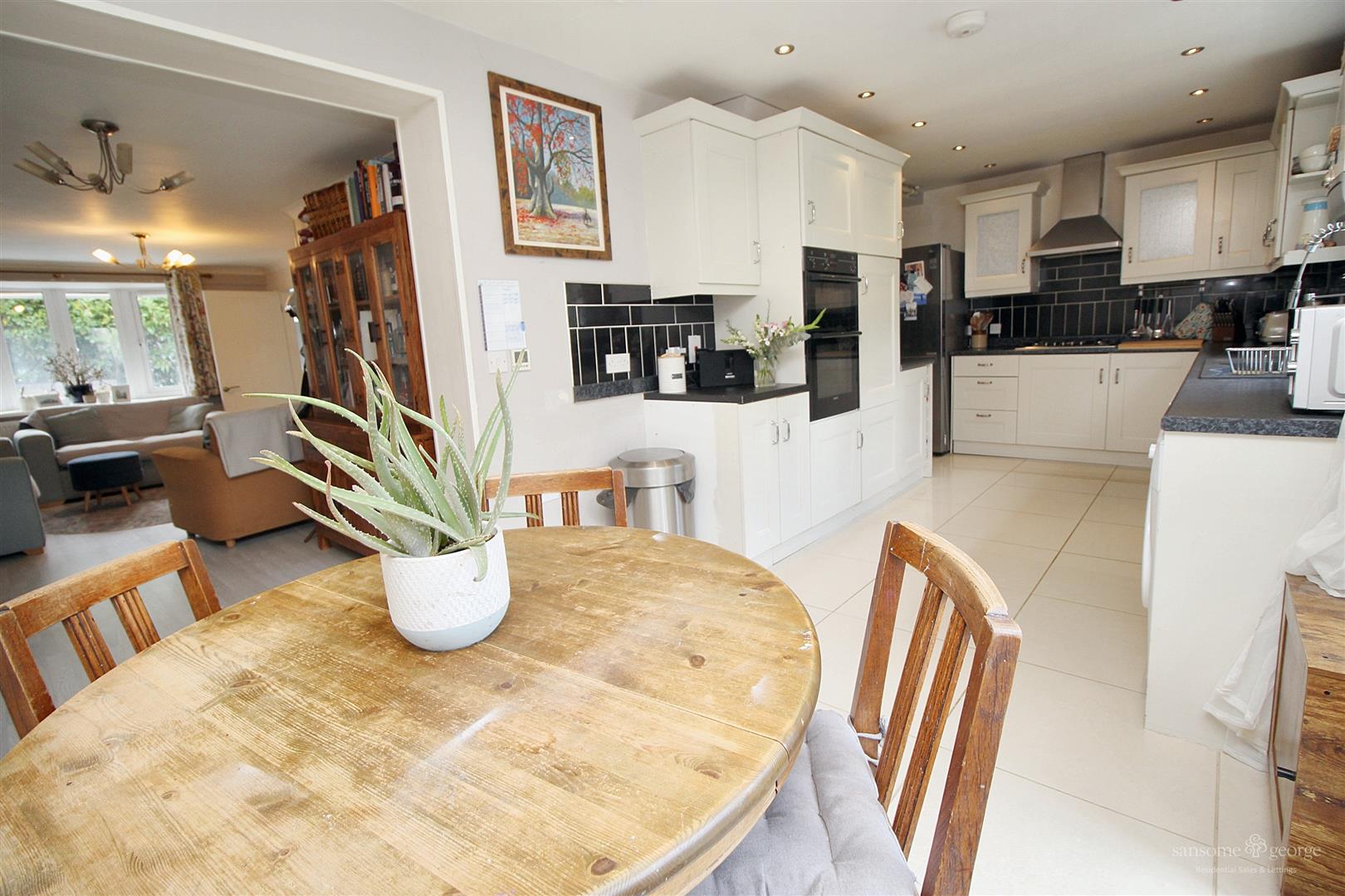 Overdown Road, Tilehurst, Reading